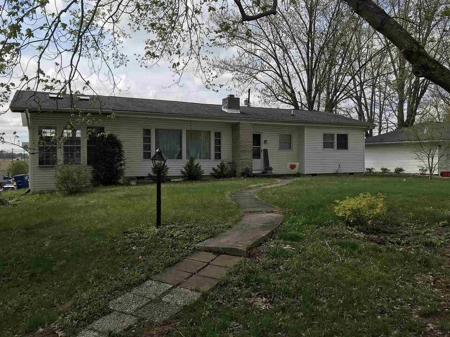 213 Westwood Dr photo 1