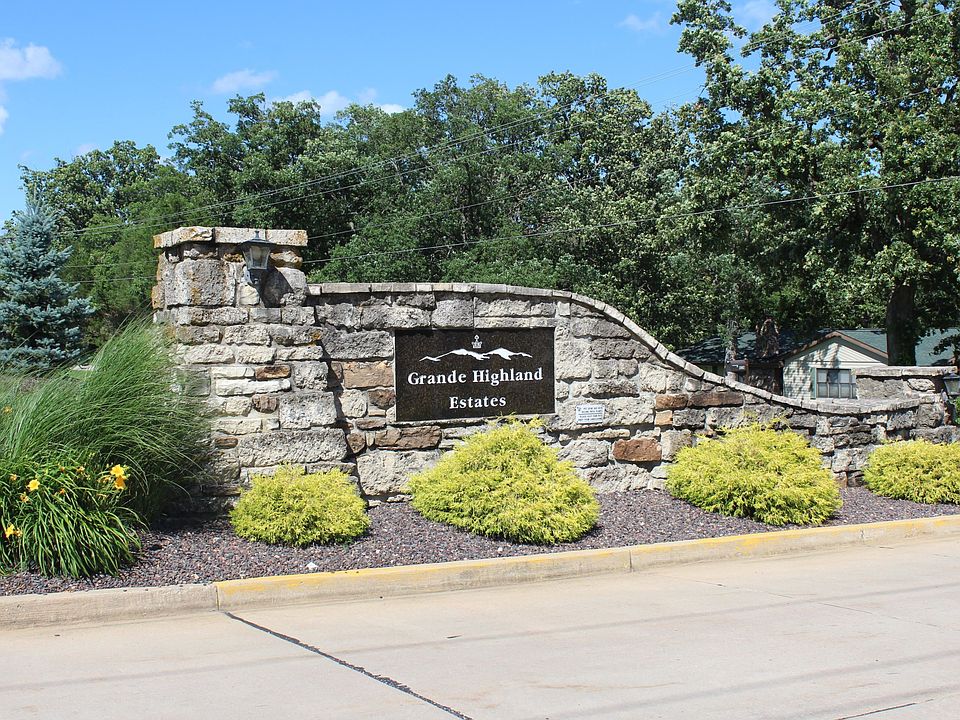 1st image of 220 Highland Waye