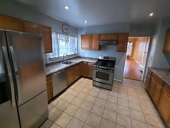 5th image of 3128 63rd Ave