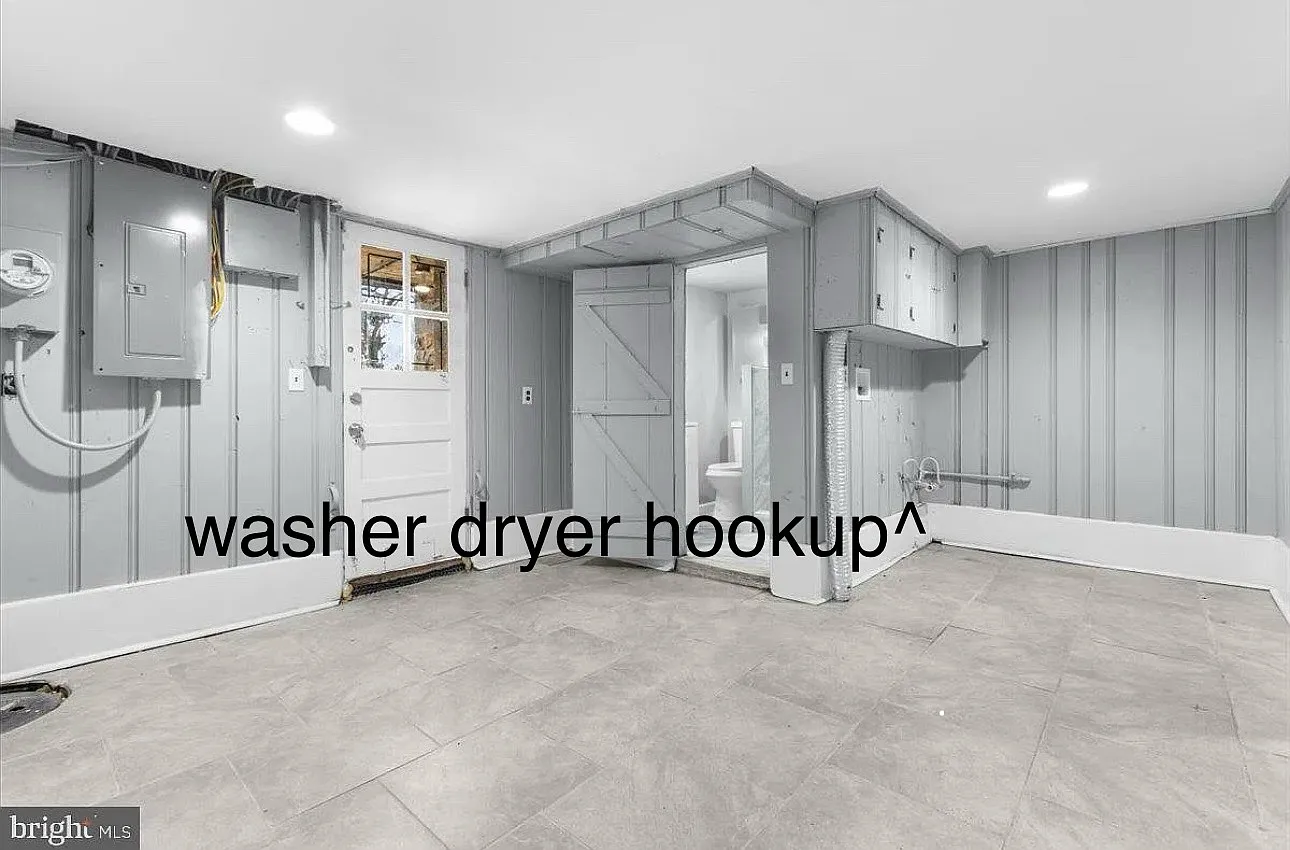 2613 Oakley Ave — Photo 3