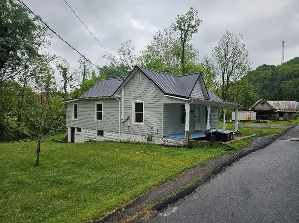 659 Spruce St, Marion, VA 24354