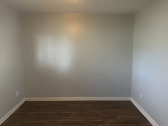 2nd image of 709 S Illinois St