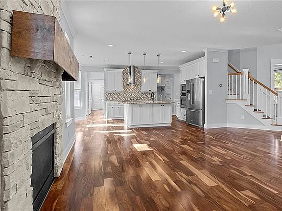 5th image of 1305 Auburn Hill Dr