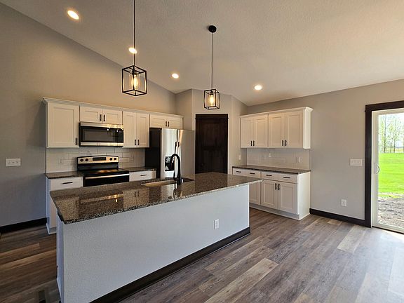 2nd image of 105 Kilkenny Ct