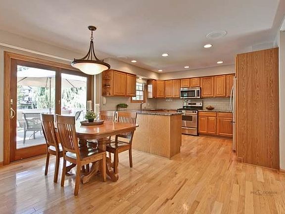 2nd image of 26779 N Oakdale Ln
