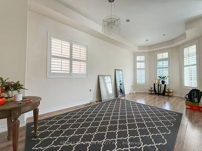 210 Old Colony Rd — Photo 5