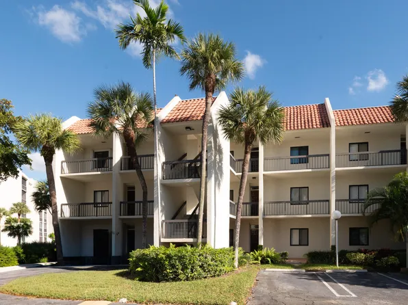 2550 Presidential Way #302, West Palm Beach, FL 33401