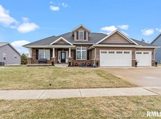 316 Manor Hill Dr, Chatham, IL 62629