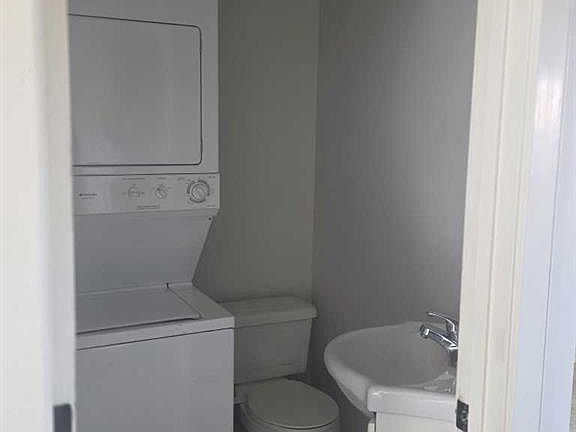 5th image of 210 S Saddlebrook Way NE