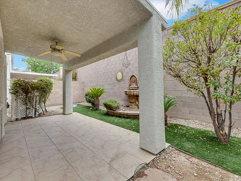 290 Spectacular St — Photo 18