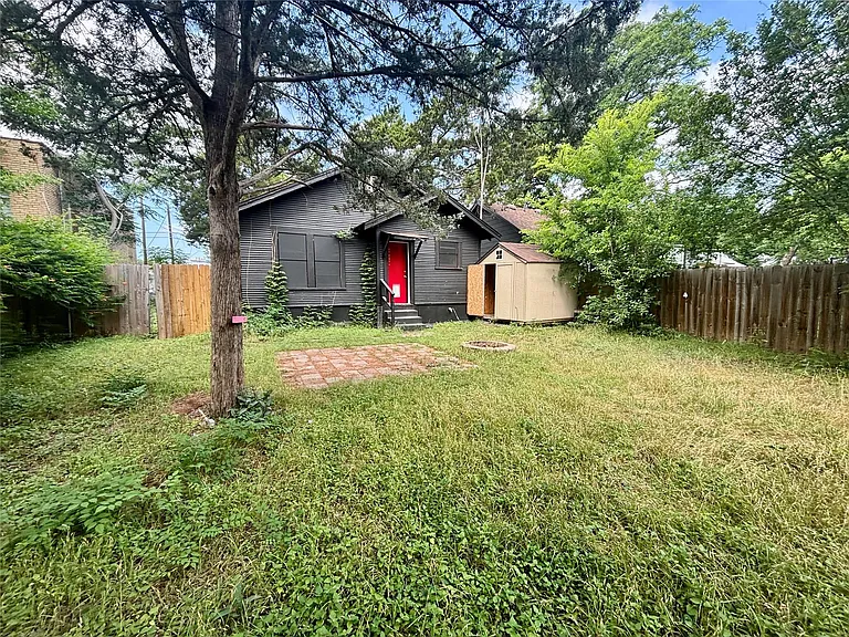 1203 Leona St — Photo 19