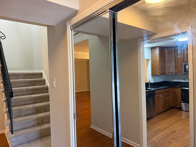 4 bed, 3.5 bath, 1450 sqft, $3,100 — Photo 4