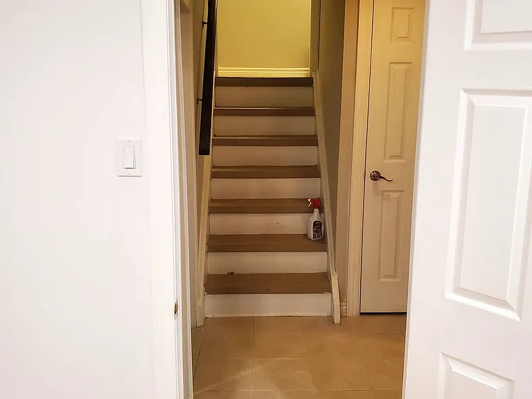 16 Cresthaven Dr — Photo 37