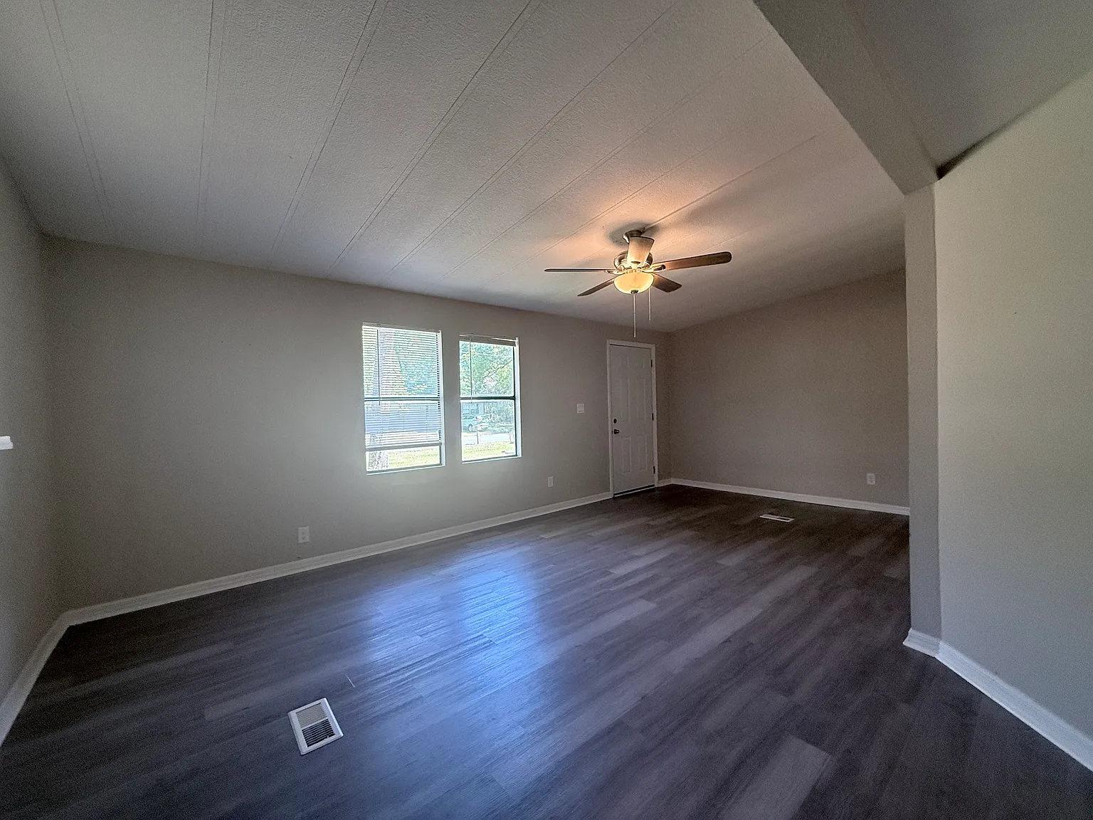 2 bed, 1056 sqft, $1,500 — Photo 3