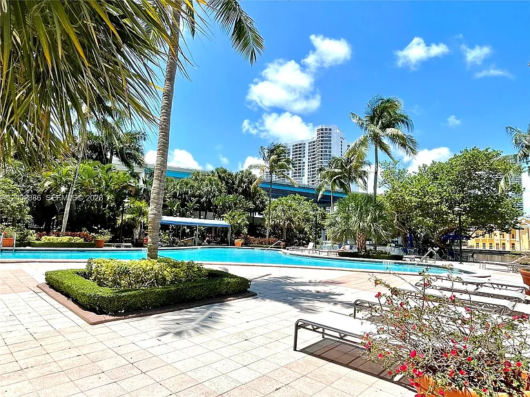 19390 Collins Ave #316 — Photo 38