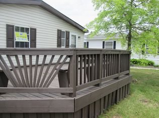26296 Dakota Ln, Flat Rock, MI
