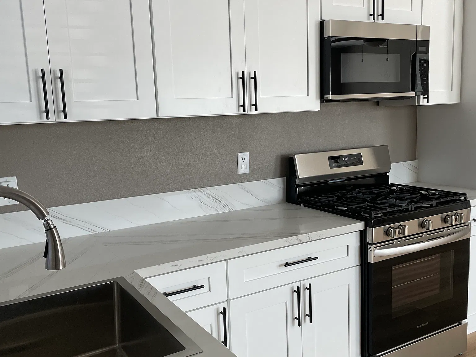 1 bed, 500 sqft, $2,350 — Photo 2