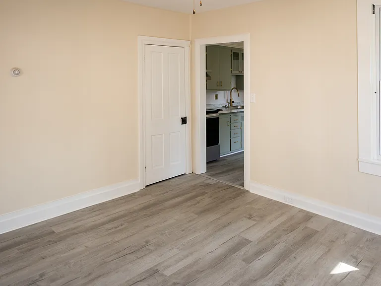 307 S Baltimore St — Photo 5