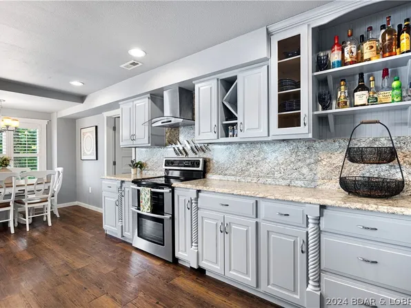 365 Waters Edge Dr #1A, Lake Ozark, MO 65049