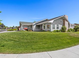 805 S 57th Ave, Yakima, WA 98908