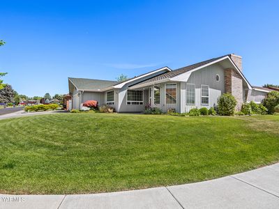805 S 57th Ave, Yakima, WA, 98908