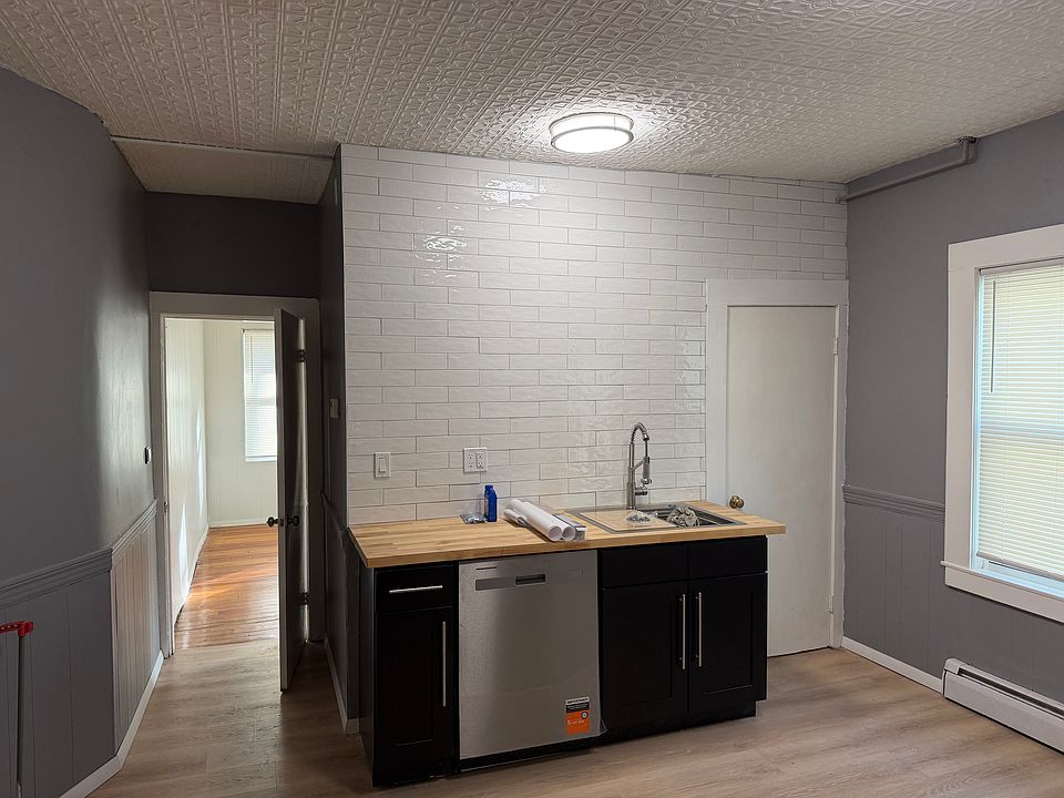 1st image of 17 Hubbard St APT 1L