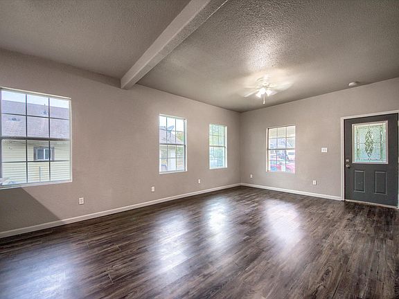 4th image of 303 Princeton Ave
