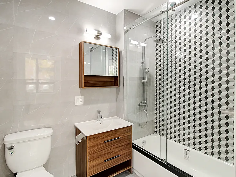 948 Herkimer St #1A — Photo 3