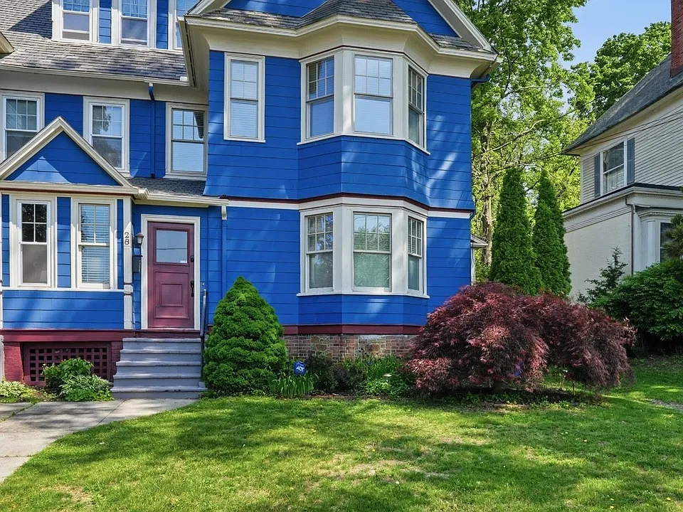 28 Alumni Ave