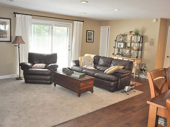 3rd image of 289 Inglewood Dr