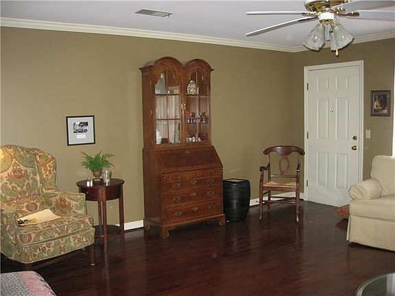 4th image of 427 Siena Dr