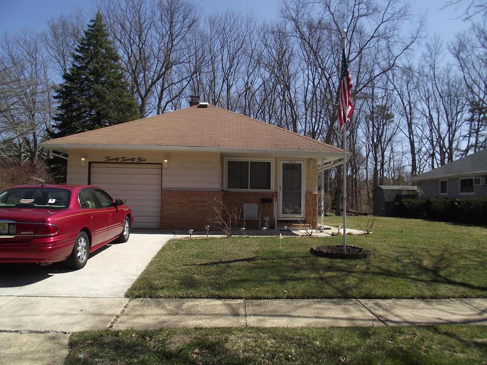 1st image of 2025 Mount Hope Ln