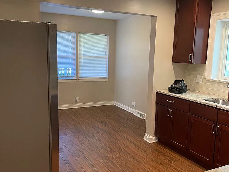 2316 W Arthur Ave #2 — Photo 5