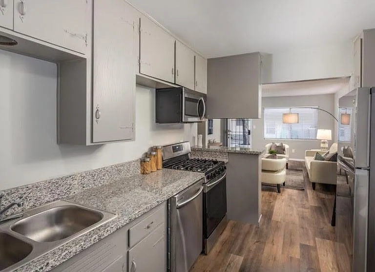 4479 Menlo Ave — Photo 5