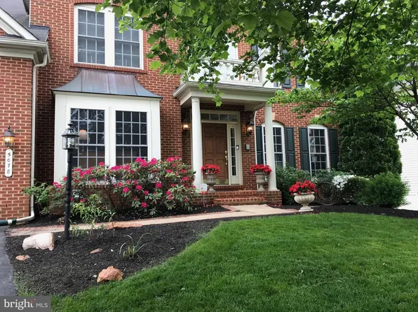 5078 Twinbrook Run Dr, Fairfax, VA 22032