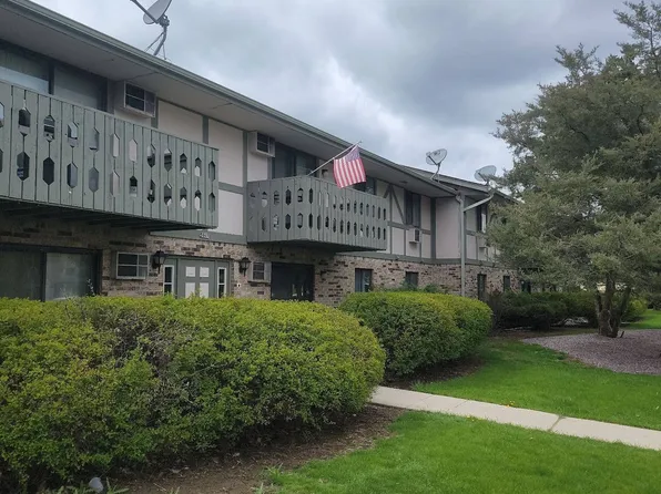 Parkway West Apartment Homes
