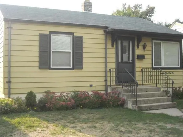 7334 Jarnecke Ave, Hammond, IN 46324