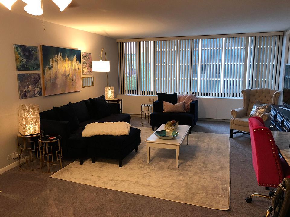 1st image of 1555 N Sandburg Ter APT 617