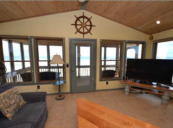 3rd image of 1516 E Gulf Beach Dr