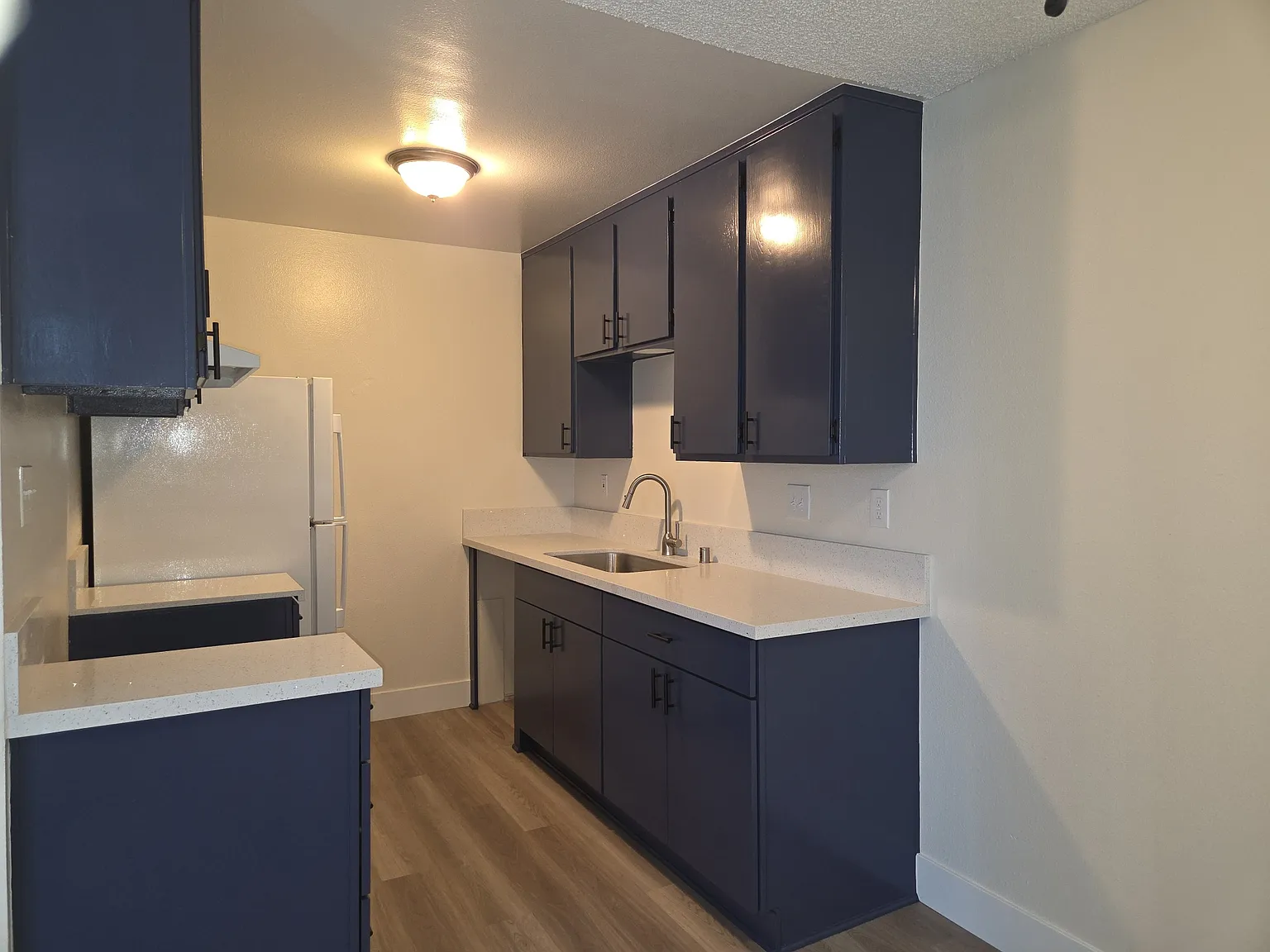 3 bed, 1100 sqft, $2,950 — Photo 1