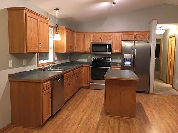 Kitchen with all brand new appliances!