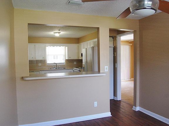 5th image of 512 Clermont Ave S