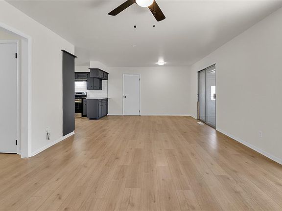 2nd image of 1124 N Carol Ln