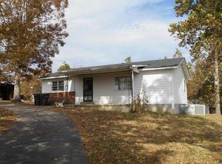 420 McMackin Ln, Hollow Rock, TN 38342