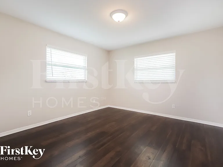 27065 Formosa Dr — Photo 13