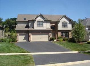 913 Tipperary St, Gilberts, IL 60136