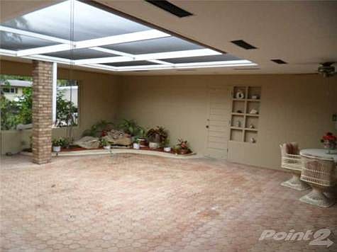4th image of 724 Holly Ln