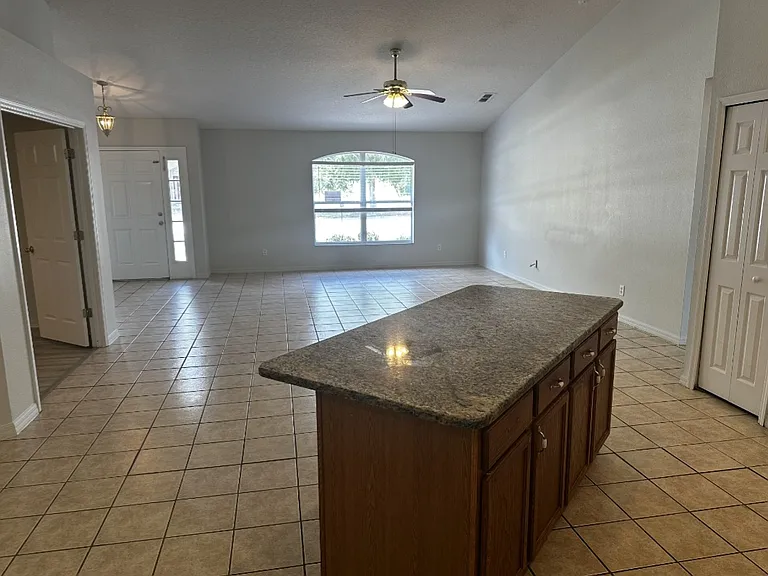 1138 Stratton Ave — Photo 3