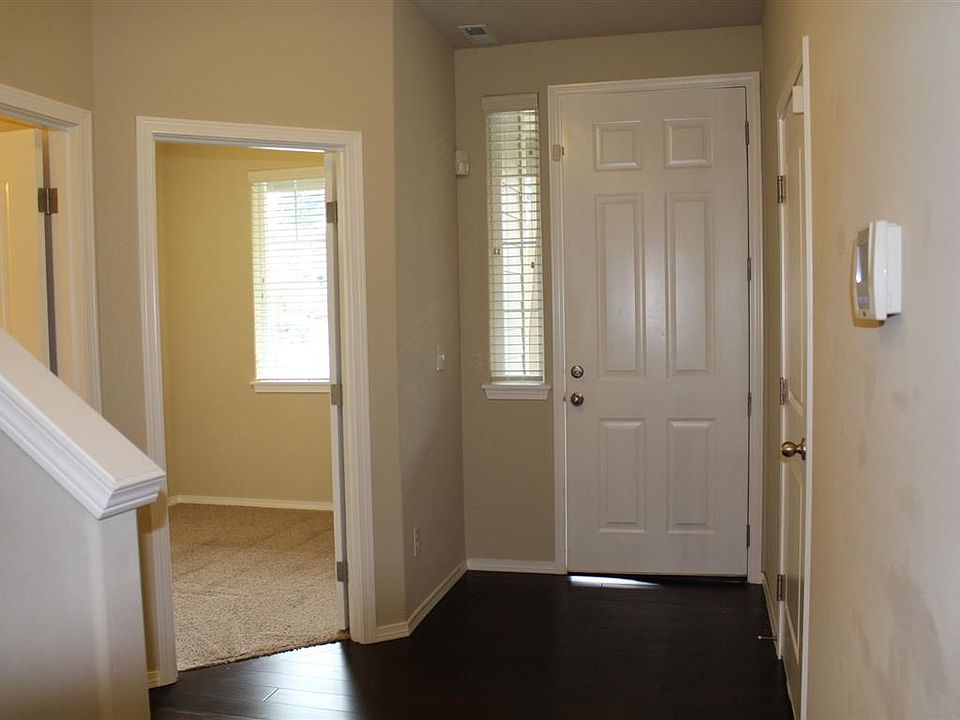 1st image of 2547 10th Ct SE