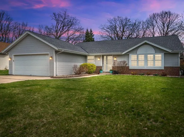 10370 South Ashley LANE, Oak Creek, WI 53154
